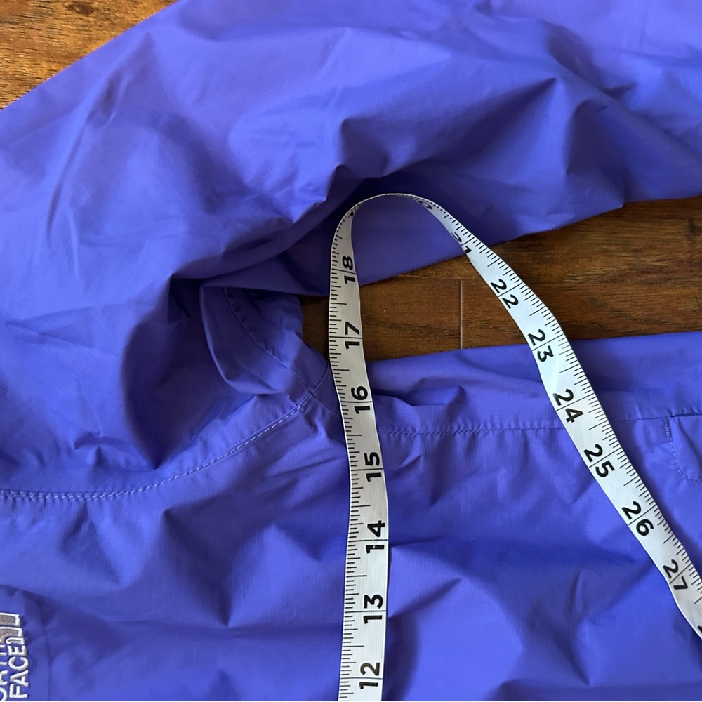 The North Face HyVent Navy Blue Raincoat Girl’s Size Large With Hood - Picture 5 of 10